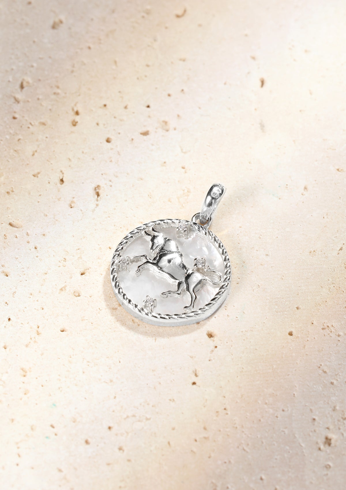 Collier pendentif zodiaque Taureau